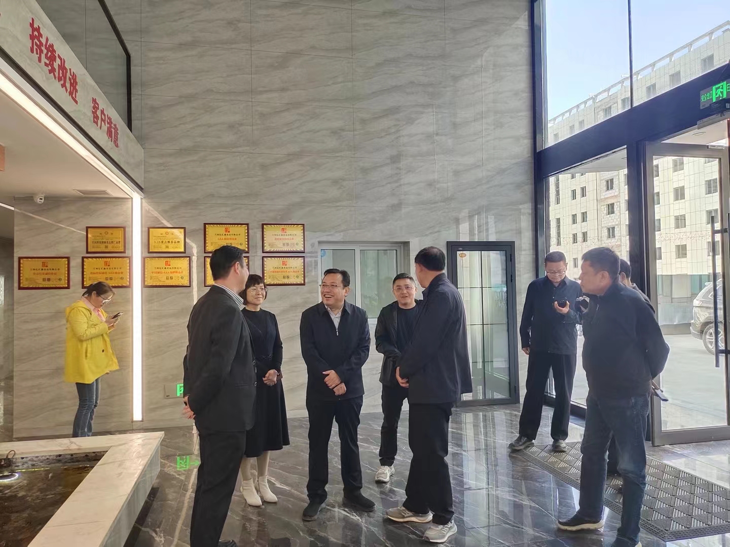 4月23日，市科技局黨組書記、局長張貞祥蒞臨園區調研指導工作