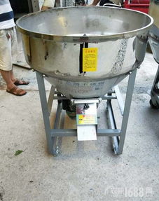 飼料攪拌機(jī)選購(gòu)指南 聚焦200斤青蛙牛蛙飼料拌料機(jī)與平口玉米顆?；旌蠙C(jī)