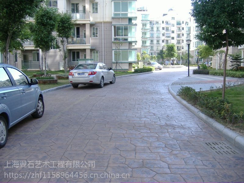 四川攀枝花與瀘州壓印地坪材料 石質(zhì)紋理助力生態(tài)海綿城市新篇章